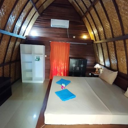 Kelapa Gading Bungalows Gili Islands Exterior photo