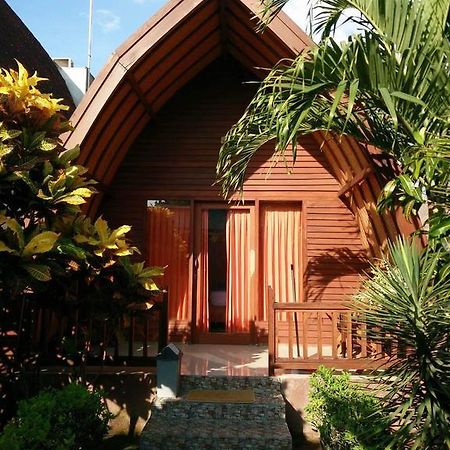 Kelapa Gading Bungalows Gili Islands Exterior photo