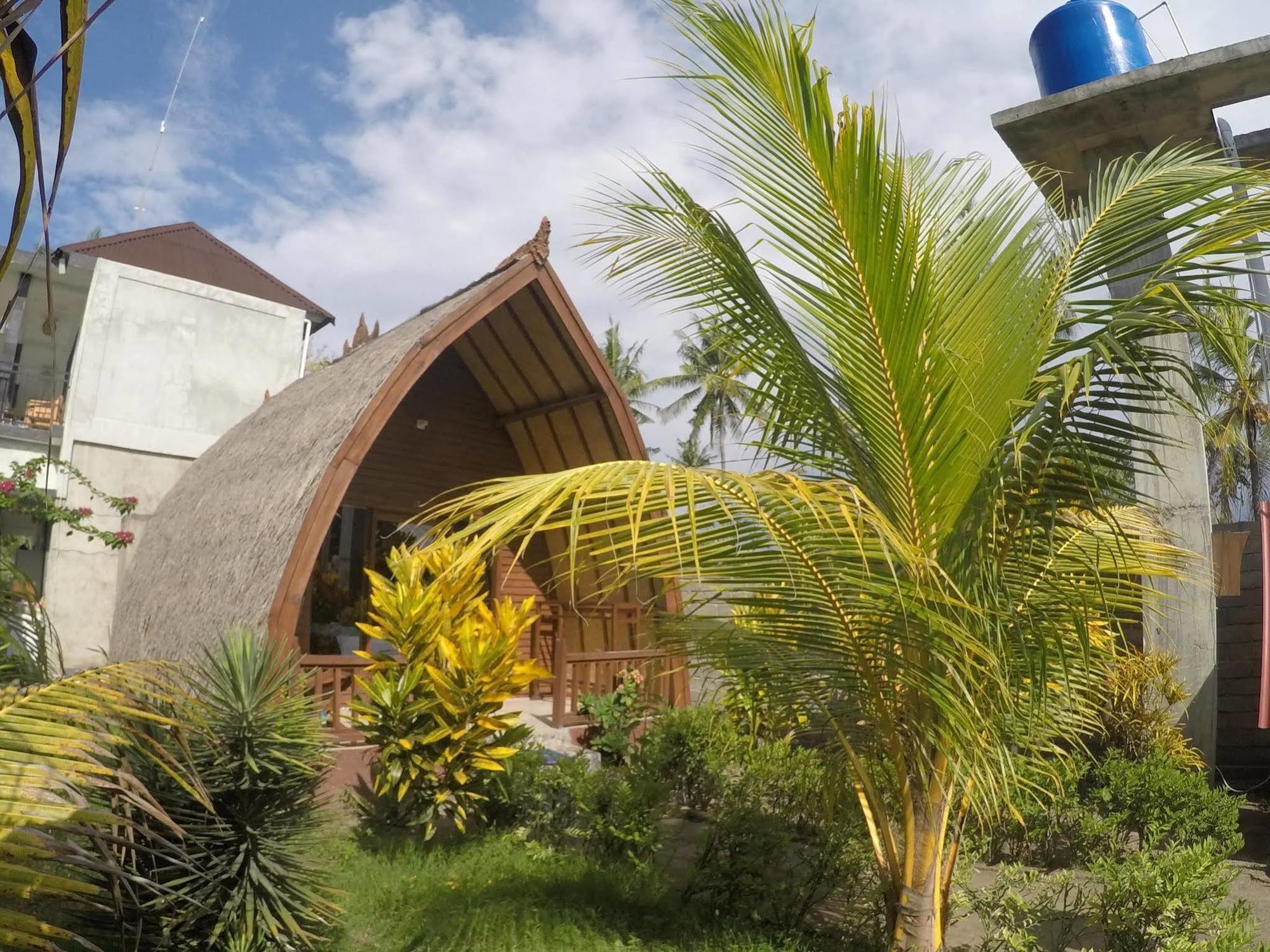 Kelapa Gading Bungalows Gili Islands Exterior photo