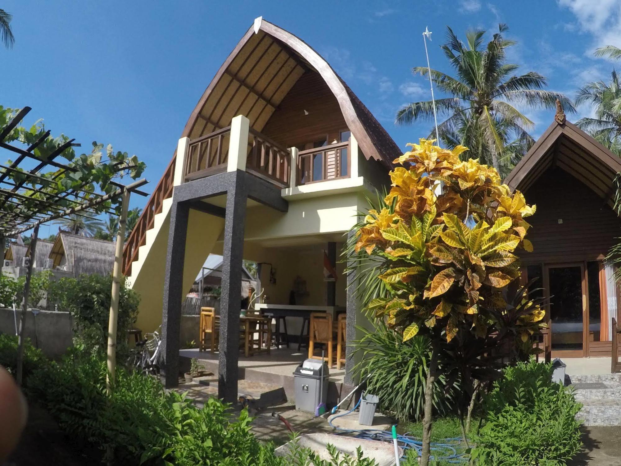 Kelapa Gading Bungalows Gili Islands Exterior photo