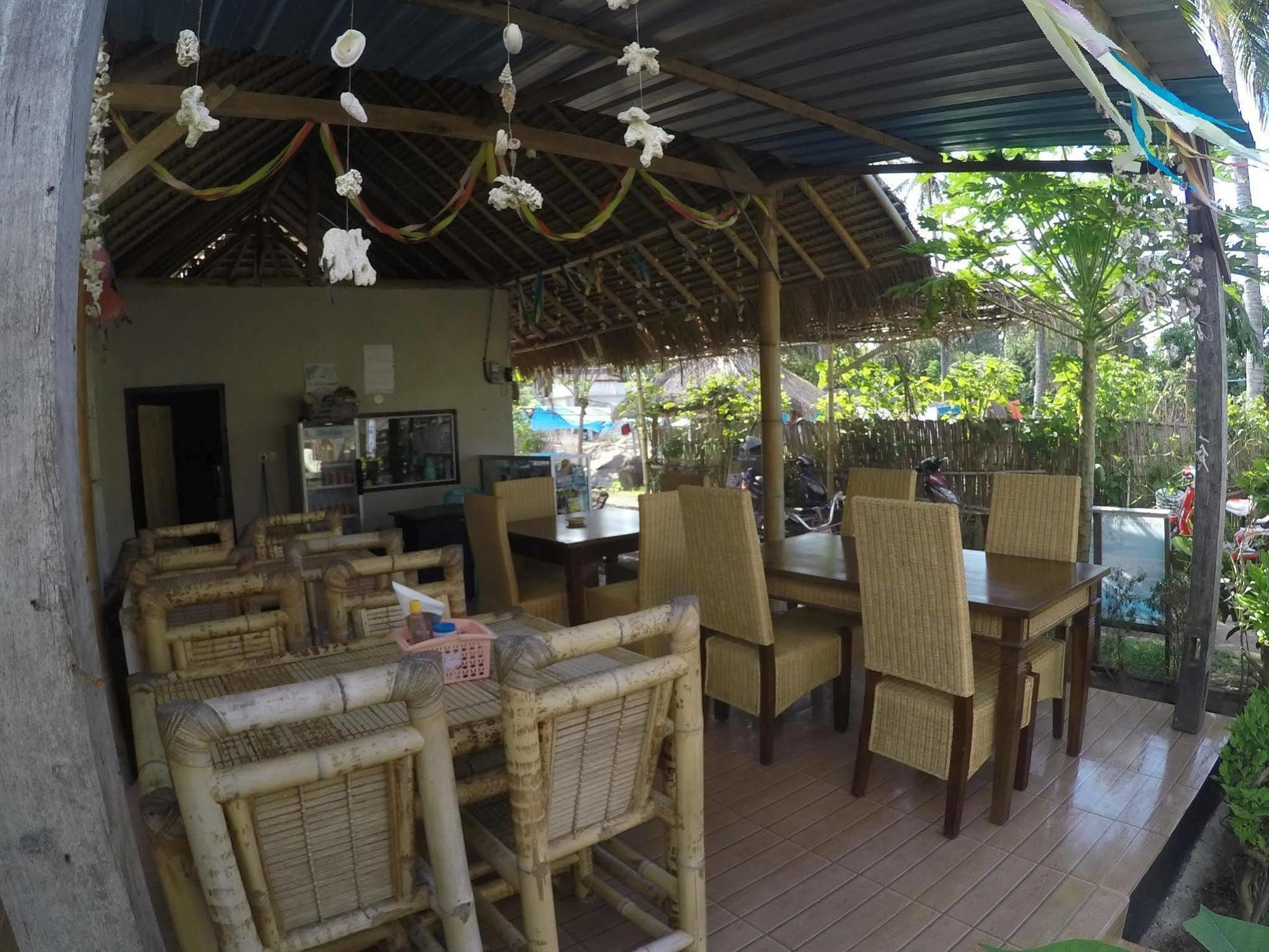 Kelapa Gading Bungalows Gili Islands Exterior photo